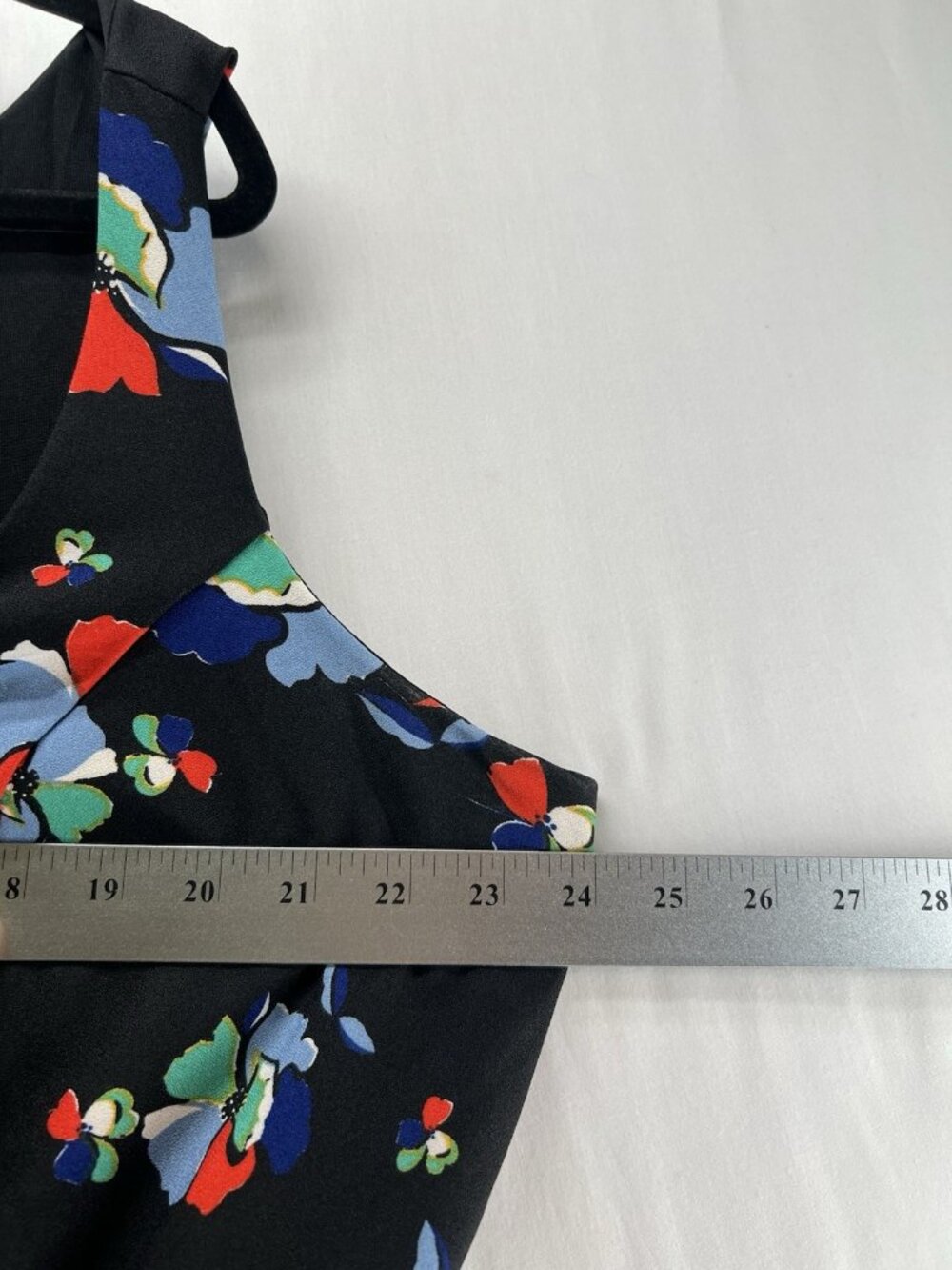 City Chic Floral V-Neck Dress Womens Sz L/20 Sleeveless Belted A-Line Black - Picture 11 of 13